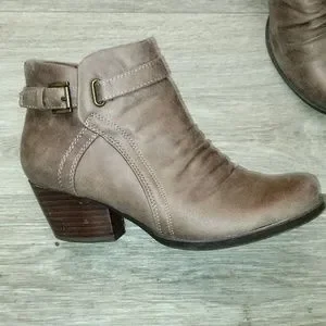 BareTraps Shoes Baretraps Reinella Ankle High Boots Size 65